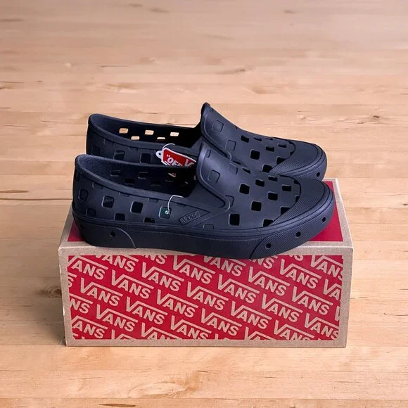 New Vans TRK / Trek slip-on shoes size 9 Men / 10.5 Women - Picture 1 of 10